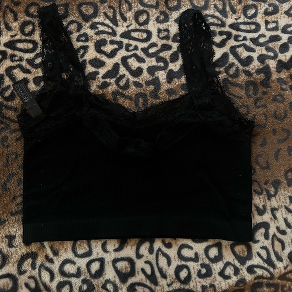 Urban Outfitters Crop Top - Picture 3 of 4